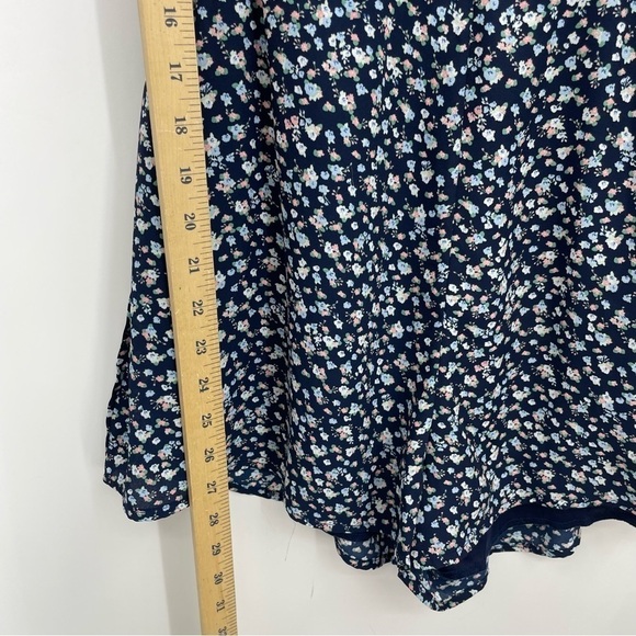 NWT francescas Trixxi Floral Romper navy puff sleeve sz M - Picture 8 of 9